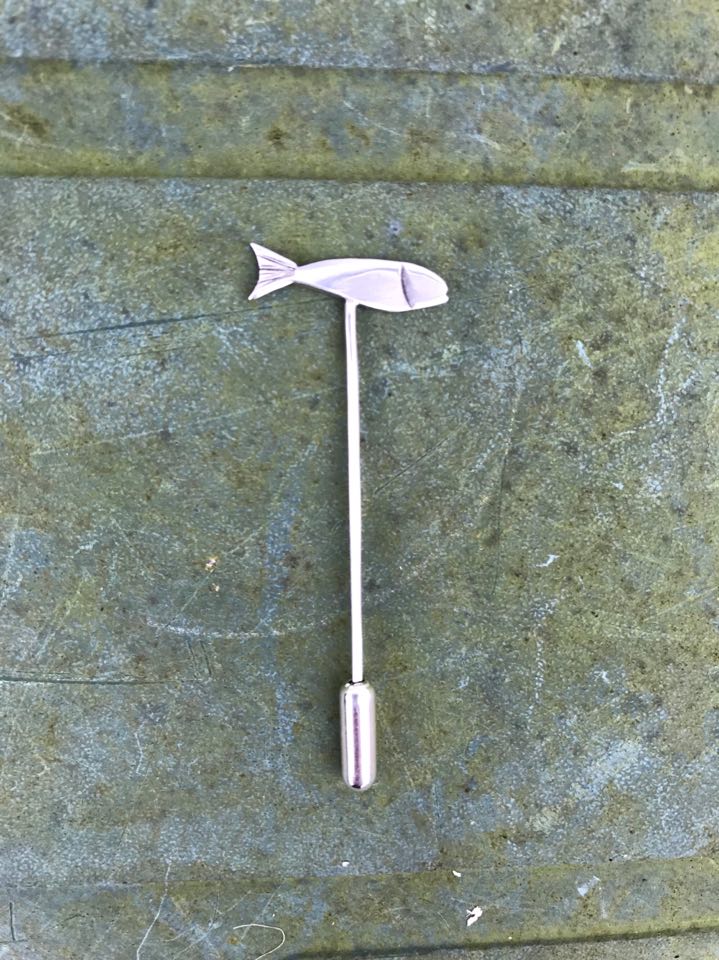 Pin - P02 - Silver fish pin